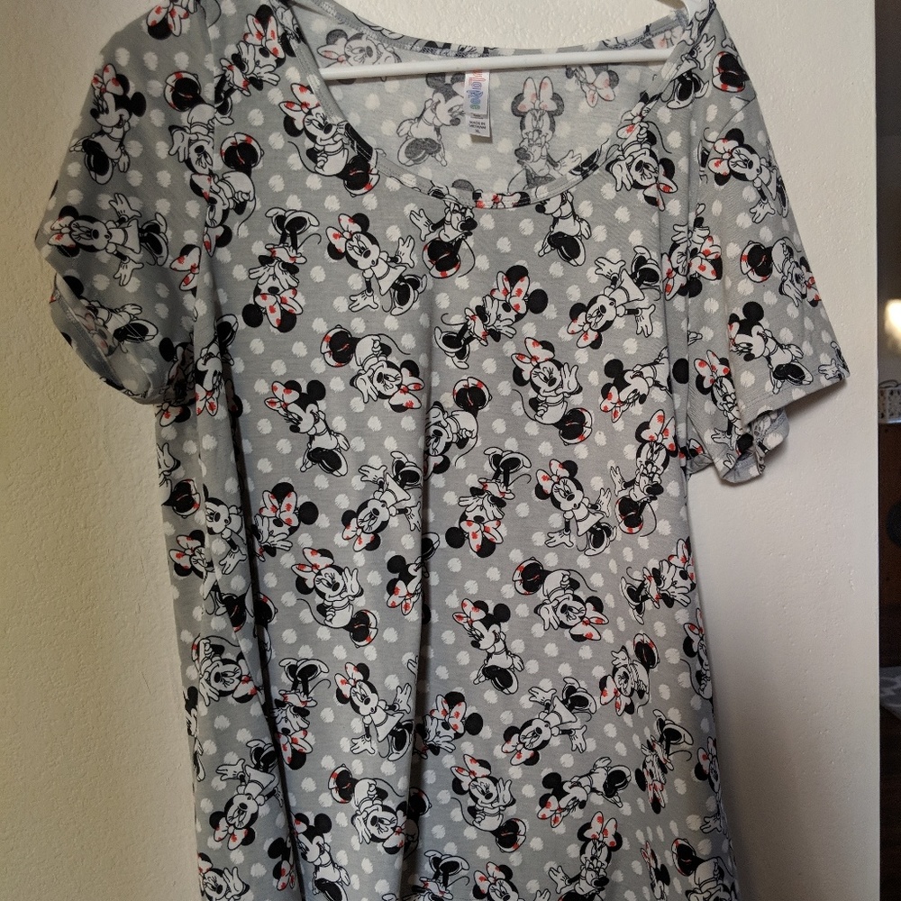 Lularoe Minnie mouse classic tee